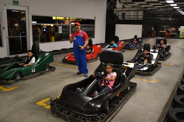 En la Pista con Mario Bros